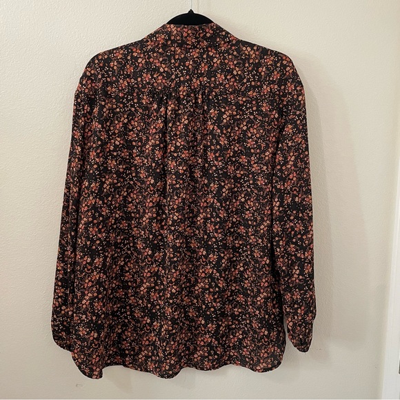 Max Studio NWT Floral Long Sleeve Collar Blouse Size Large Lightweight Button - Picture 9 of 9